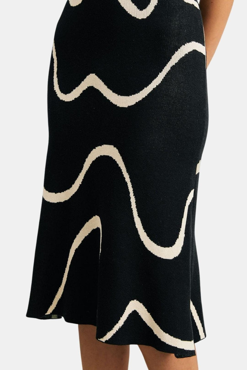 Charlotte Sculpted Ripple Texture Minimal Midi Dress